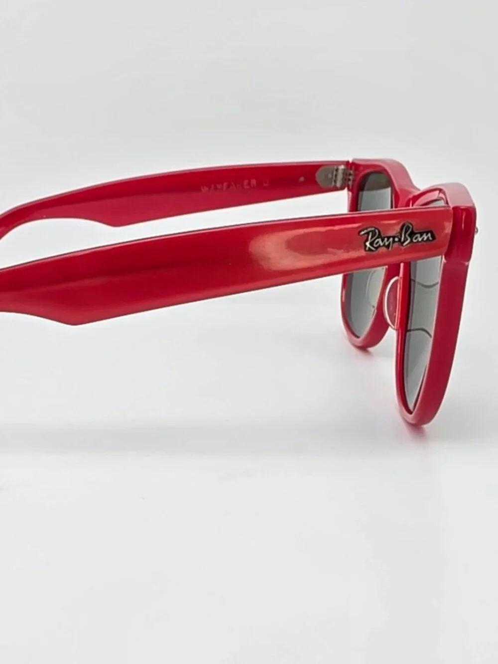 Ray-Ban B&L Wayfarer II L1736 Red Frame G-15 Green Lens Sunglasses w/ Retainer